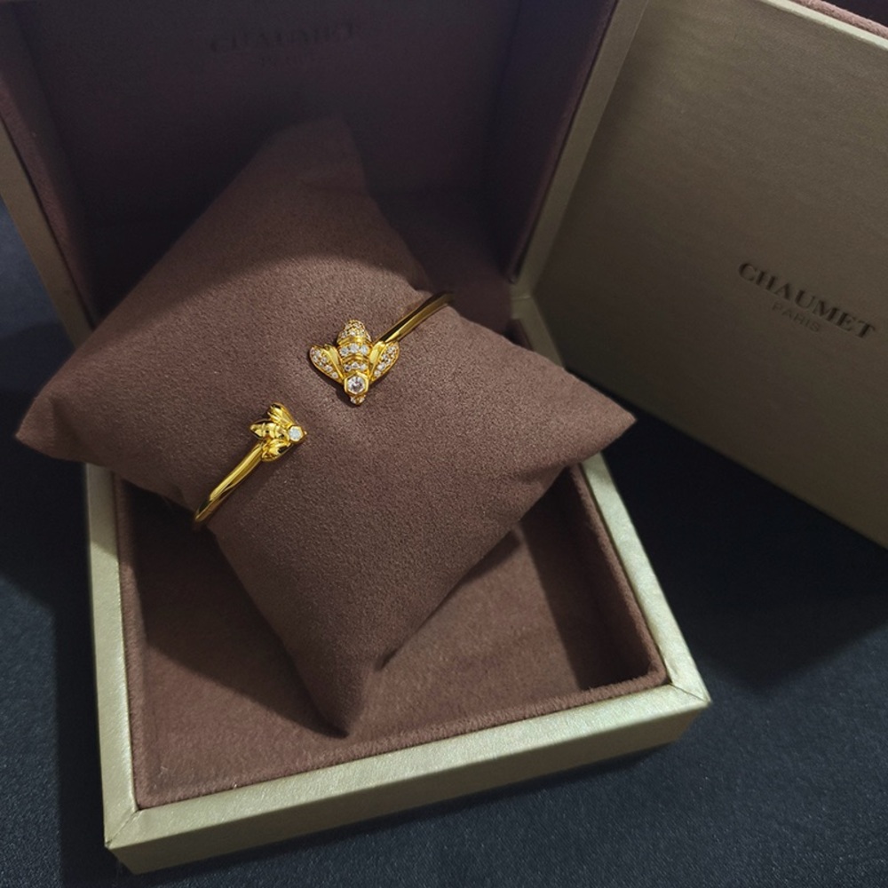 Chaumet Gold And Diamond-Encrusted Bee Bracelet